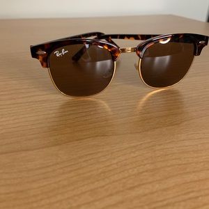 Ray-Ban Clubmaster Sunglasses Tortoise